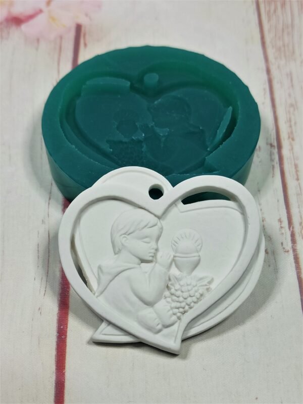 Stampo in silicone Comunione Bimbo cuore con eucarestia per creazioni in resina e gesso - immagine 8