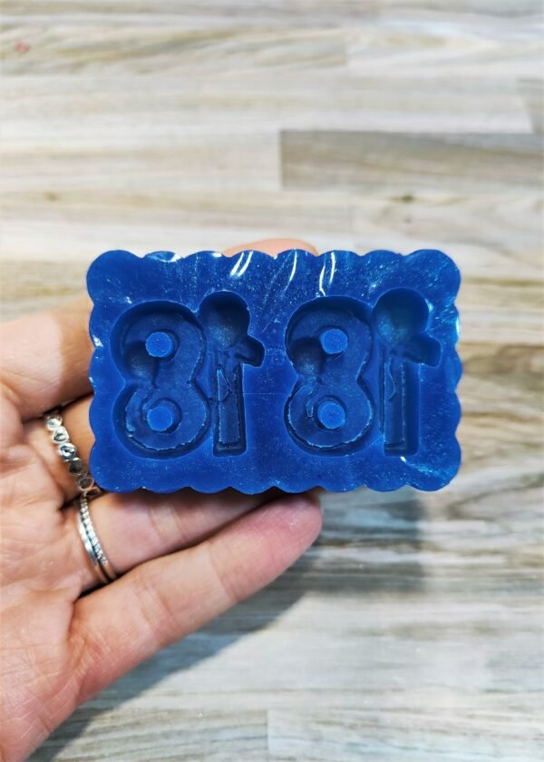 Stampo in silicone Numero 18 con palloncini per creazioni in resina, fimo e gesso - immagine 5