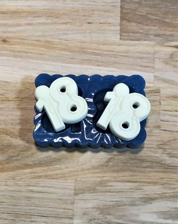Stampo in silicone Numero 18 con palloncini per creazioni in resina, fimo e gesso - immagine 9