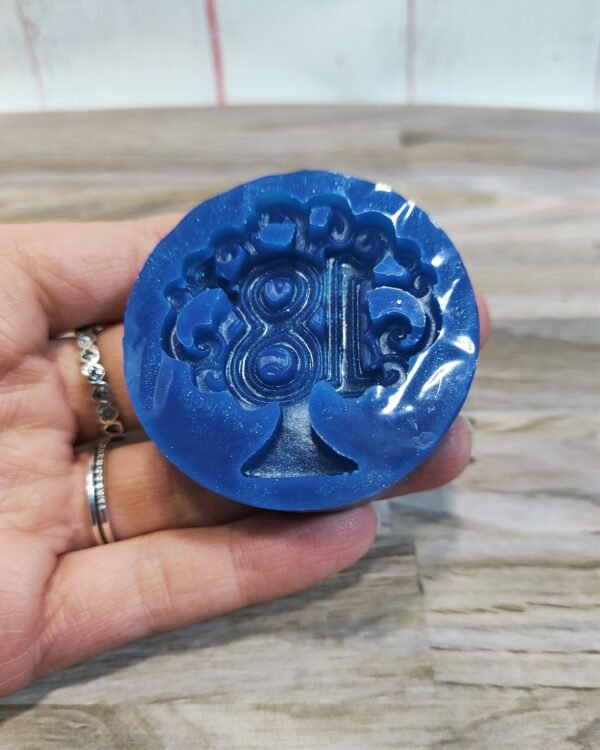 Stampo in silicone numero 18 albero della vita con farfalla per creazioni in resina, fimo e gesso - immagine 2