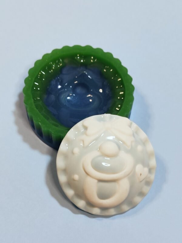 Stampo in silicone Ciuccio Bambino Medaglione con fiocco per creazioni in resina, fimo e gesso - immagine 4