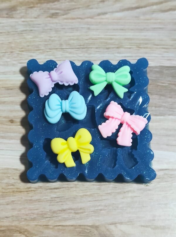 Stampo Fiocchetti in silicone vari stili per creazioni in resina, fimo e gesso - immagine 5