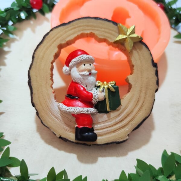Stampo in silicone Babbo Natale su tronco per decorazioni e creazioni in resina e gesso - immagine 2