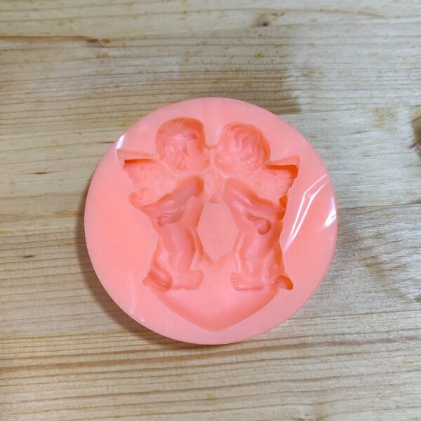 Stampo in silicone Angeli innamorati su cuore per creazioni in resina, gesso e fimo - immagine 4