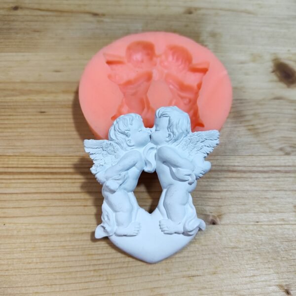 Stampo in silicone Angeli innamorati su cuore per creazioni in resina, gesso e fimo - immagine 5