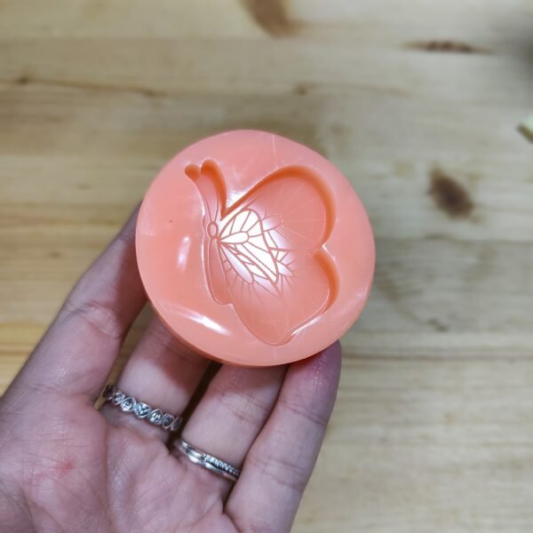 Stampo Farfalla in silicone 4 cm per creazioni in resina, gesso e paste polimeriche - immagine 4