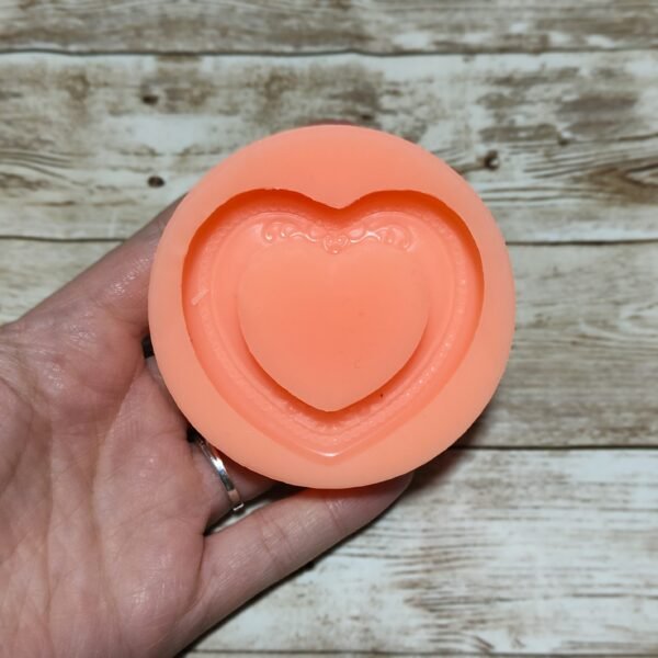 Stampo Cornice Cuore 6 CM in silicone per creazioni in resina, gesso e paste polimeriche - immagine 3