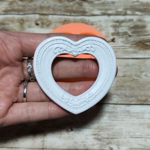 Stampo Cornice Cuore 6 CM in silicone per creazioni in resina, gesso e paste polimeriche - immagine 6