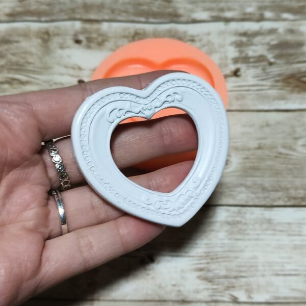 Stampo Cornice Cuore 6 CM in silicone per creazioni in resina, gesso e paste polimeriche