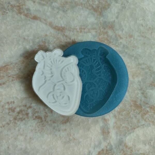 Stampo Cuore Anatomico 4x6CM in silicone per creazioni in resina, gesso, cera, sapone e paste polimeriche - immagine 3