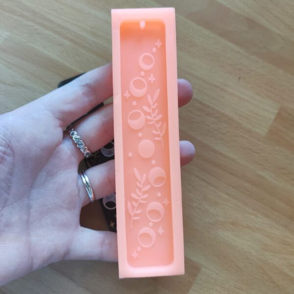 Stampo Segnalibro Fasi lunari in silicone per creazioni in resina, gesso, paste polimeriche, sapone e cera - immagine 3