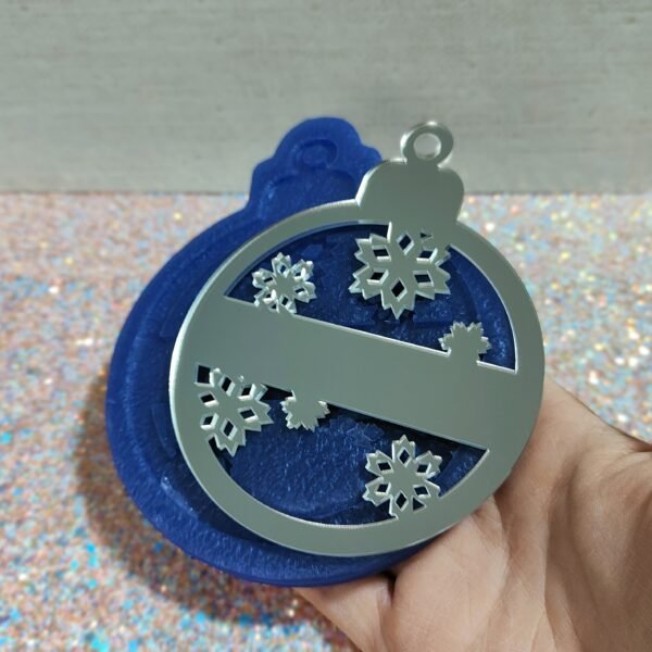 Stampo in silicone Palla di natale con fiocchi di neve per creazioni in resina e fimo