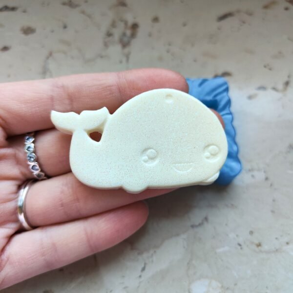 Stampo Balena in silicone 6x4 CM per creazioni in resina, gesso, paste polimeriche, sapone e cera - immagine 3