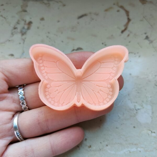 Stampo Farfalla 6x4 cm in silicone per creazioni in resina, gesso, sapone, cera e paste polimeriche