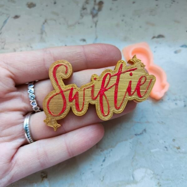 Stampo Swiftie in silicone 7x4 CM per creazioni in resina, gesso, paste polimeriche - immagine 4
