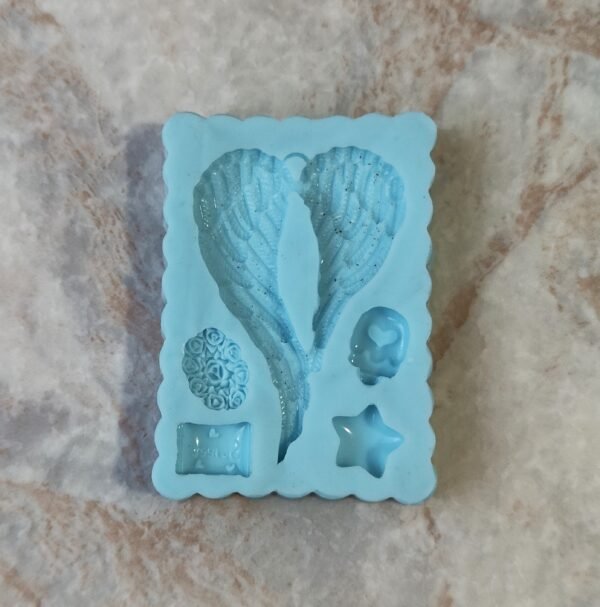 Stampo Ali Angelo 4x7cm in silicone per creazioni in resina, gesso, sapone, cera e paste polimeriche - immagine 2