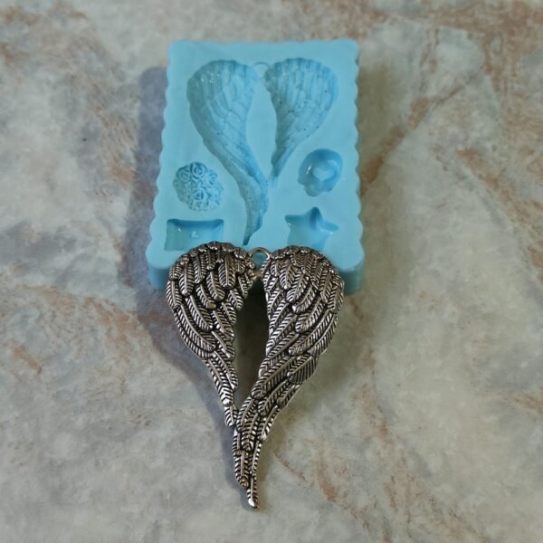 Stampo Ali Angelo 4x7cm in silicone per creazioni in resina, gesso, sapone, cera e paste polimeriche - immagine 4