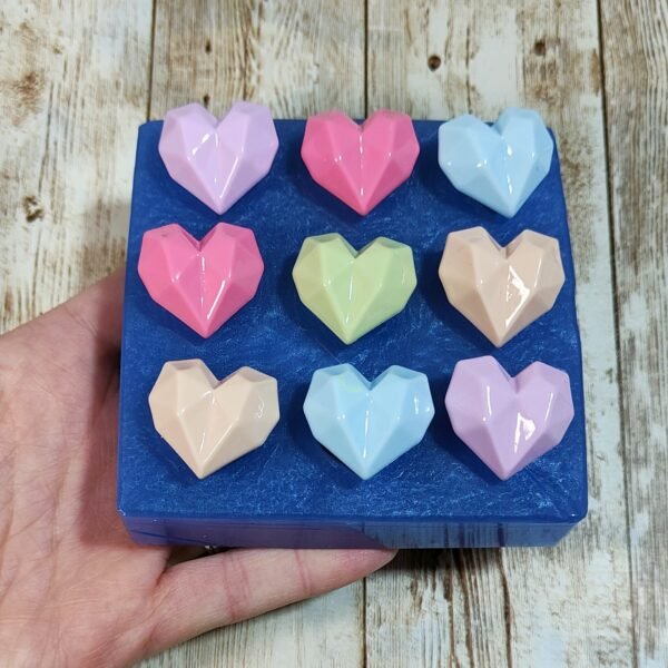 Stampo Cuori Sfaccettati 3D 9pz 3CM in silicone per creazioni in resina, gesso, sapone, cera e paste polimeriche - immagine 3