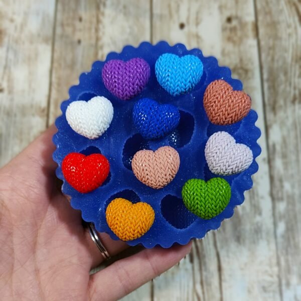 Stampo 10 Cuori trama maglione 2CM in silicone per creazioni in resina, gesso, paste polimeriche, cera e sapone
