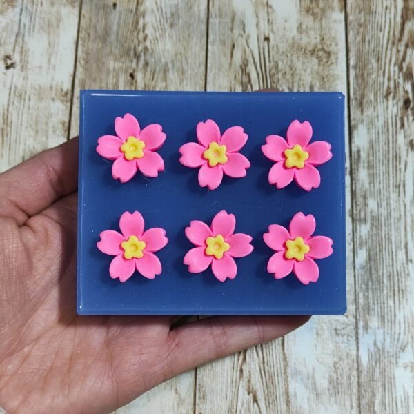 Stampo Fiori di Ciliegio 6pz 25mm in silicone per creazioni in resina, gesso, sapone, cera e paste polimeriche - immagine 2