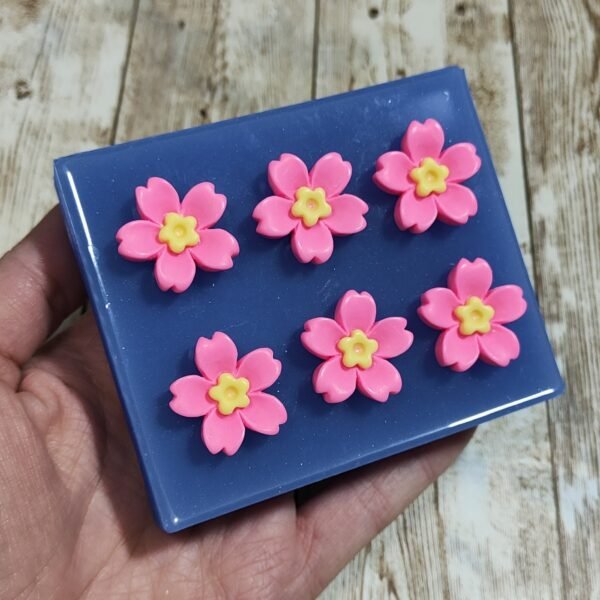 Stampo Fiori di Ciliegio 6pz 25mm in silicone per creazioni in resina, gesso, sapone, cera e paste polimeriche - immagine 4