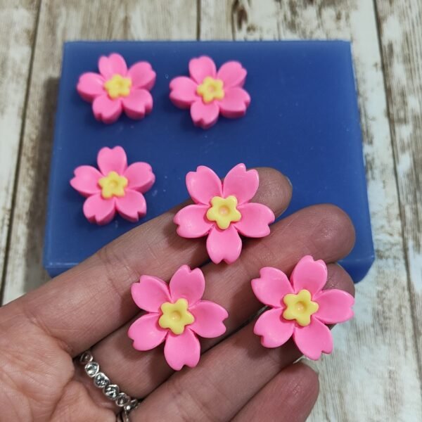 Stampo Fiori di Ciliegio 6pz 25mm in silicone per creazioni in resina, gesso, sapone, cera e paste polimeriche