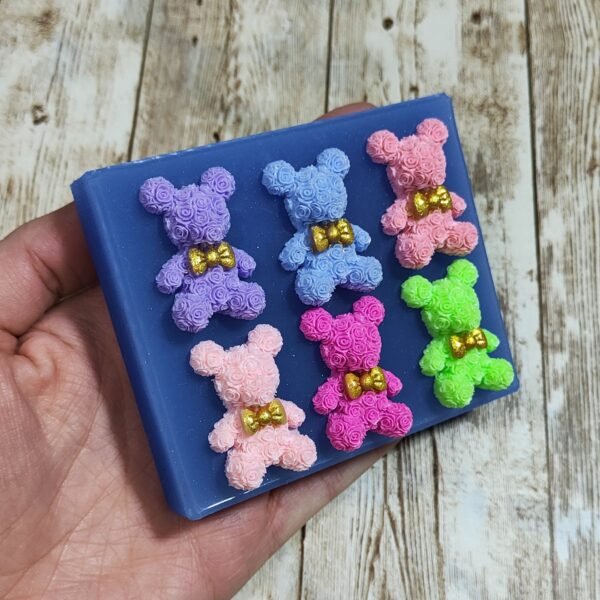 Stampo Orsetti con Fiocco 3 CM 6pz in silicone per creazioni in resina, paste polimeriche, gesso, sapone e cera - immagine 5