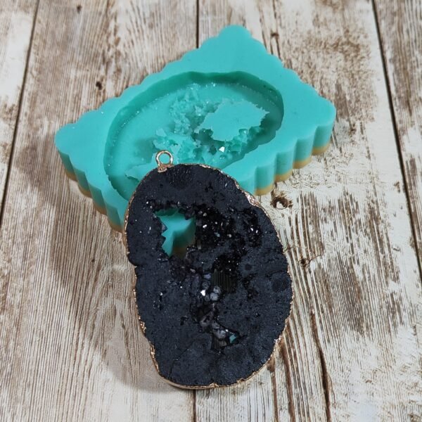 Stampo Geode druzy grande 4x6 cm in silicone per creazioni in resina, gesso, sapone, cera e paste polimeriche - immagine 2