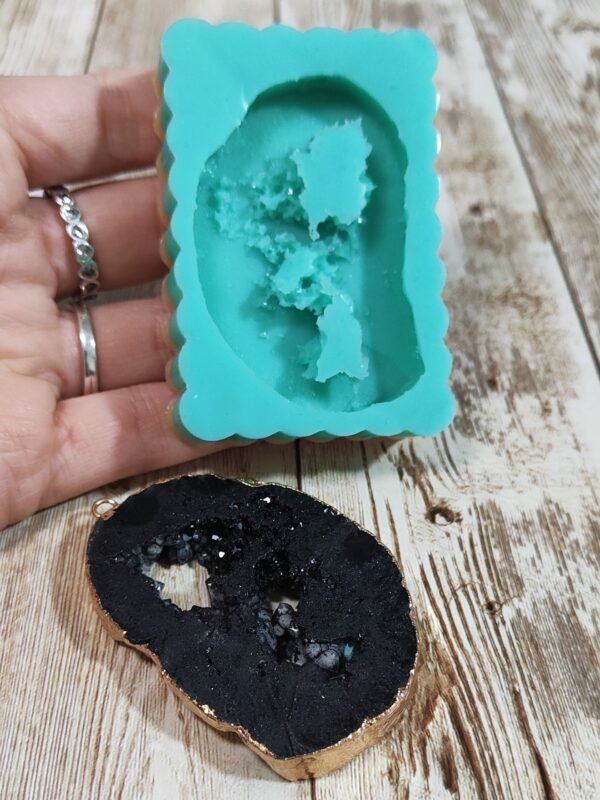 Stampo Geode druzy grande 4x6 cm in silicone per creazioni in resina, gesso, sapone, cera e paste polimeriche - immagine 6