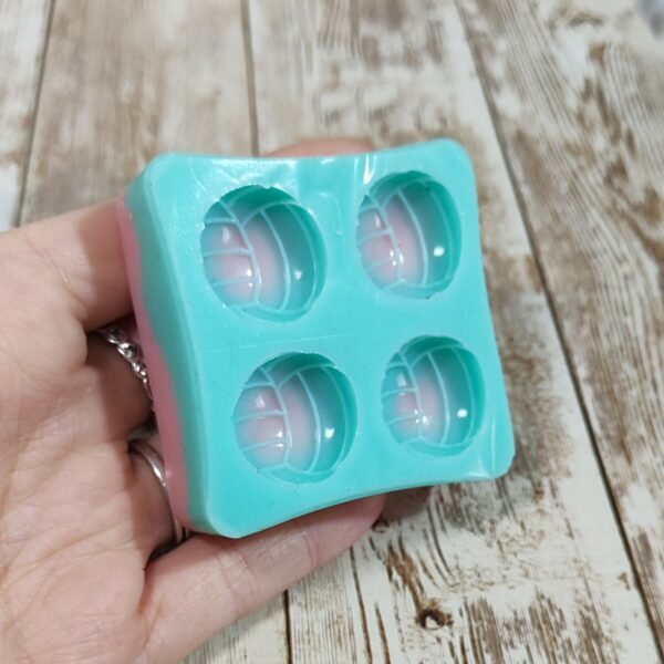 Stampo Palla da Pallavolo 4pz 2cm in silicone per creazioni in resina, gesso, sapone, cera e paste polimeriche - immagine 4
