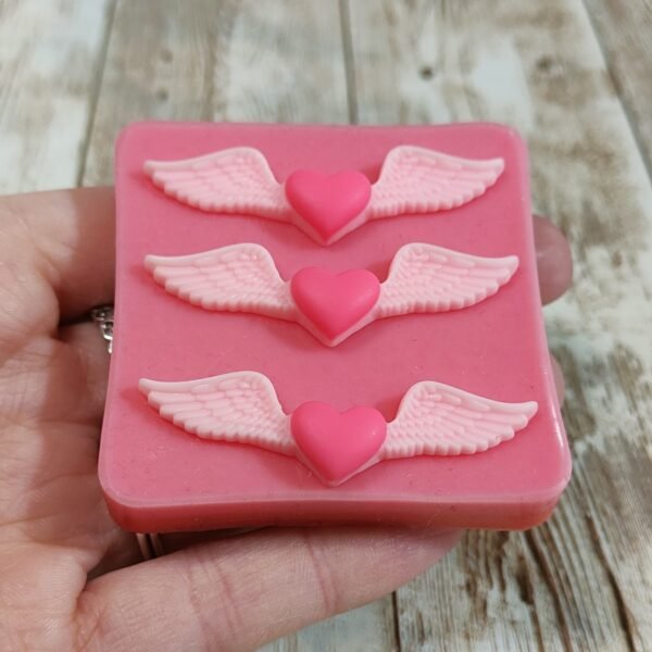 Stampo Ali con cuore 5cm 3pz in silicone per creazioni in resina, gesso, sapone, cera e paste polimeriche - immagine 8