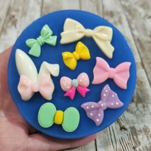 Stampo Fiocchetti 8pz varie misure e forme in silicone per creazioni in resina, gesso, cera, sapone e paste polimeriche
