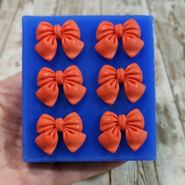 Stampo Fiocchi 6pz 3cm in silicone per creazioni in resina, gesso, paste polimeriche, sapone e cera