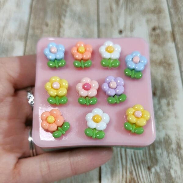 Stampo Fiorellini 10pz 15mm in silicone per creazioni in resina, gesso, sapone, cera e paste polimeriche - immagine 5