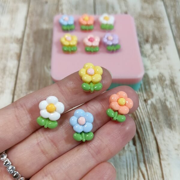 Stampo Fiorellini 10pz 15mm in silicone per creazioni in resina, gesso, sapone, cera e paste polimeriche - immagine 6