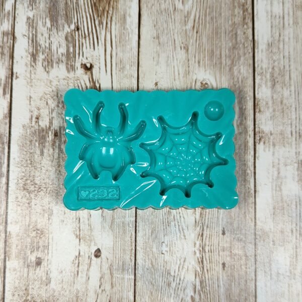 Stampo Ragno e Ragnatela in silicone 3 cm per creazioni in resina, gesso, paste polimeriche, sapone e cera - immagine 2