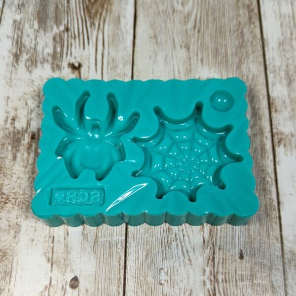 Stampo Ragno e Ragnatela in silicone 3 cm per creazioni in resina, gesso, paste polimeriche, sapone e cera - immagine 3