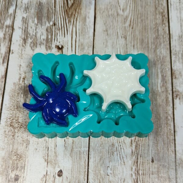 Stampo Ragno e Ragnatela in silicone 3 cm per creazioni in resina, gesso, paste polimeriche, sapone e cera - immagine 7