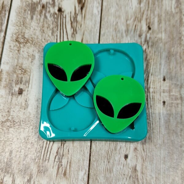 Stampo Alieno Volto 2pz 3CM in silicone per creazioni in resina, gesso, paste polimeriche, sapone e cera - immagine 4