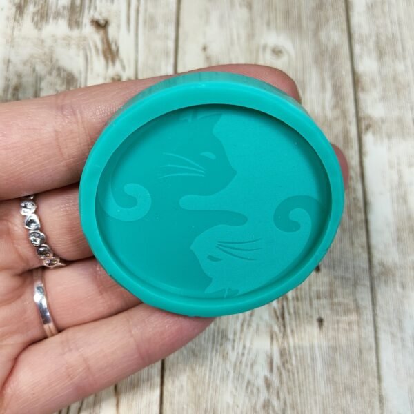 Stampo Gatti Yin e Yang in silicone 5CM per creazioni in resina, gesso, paste polimeriche, sapone e cera - immagine 3