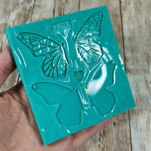 Stampo Farfalla Speculare in silicone 5cm 4pz per creazioni in resina, gesso, paste polimeriche, sapone e cera - immagine 8