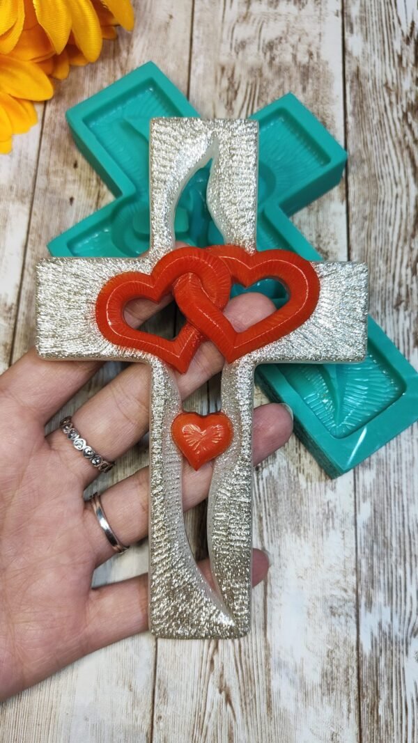 Stampo Croce con cuori intrecciati 10x15cm per creazioni in resina, gesso, paste polimeriche, sapone e cera