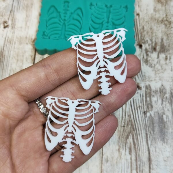 Stampo Gabbia toracica 2pz 4cm in silicone per creazioni in resina, gesso, paste polimeriche, sapone e cera - immagine 7