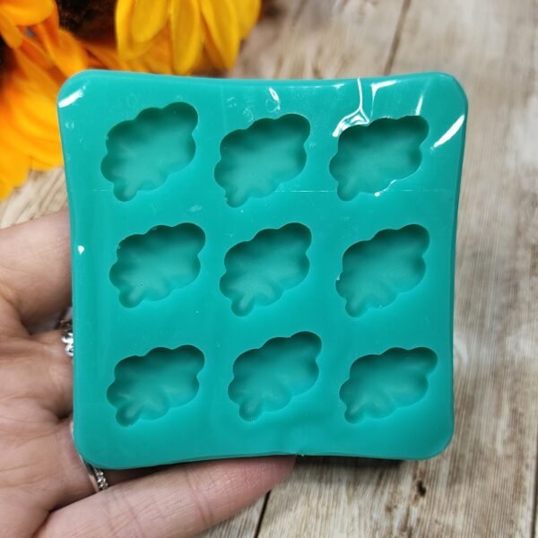Stampo Nuvole 9pz 2cm in silicone per creazioni in resina, gesso, sapone, cera e paste polimeriche - immagine 8