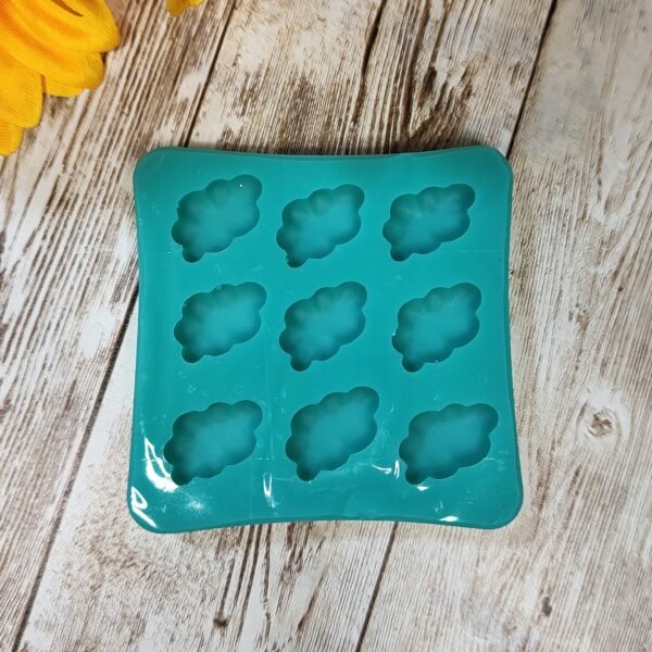 Stampo Nuvole 9pz 2cm in silicone per creazioni in resina, gesso, sapone, cera e paste polimeriche - immagine 10