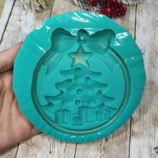 Stampo Pallina di Natale con Albero e regali 10 CM in silicone per creazioni in resina e gesso - immagine 7