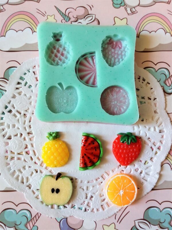 Stampo Frutta mista 5pz 2cm in silicone per creazioni in resina, fimo, ecc - immagine 3