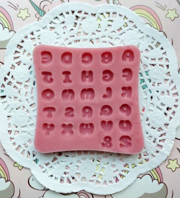Stampo in silicone ALFABETO completo, texture biscotto glassato, per resina, fimo e gesso - immagine 2