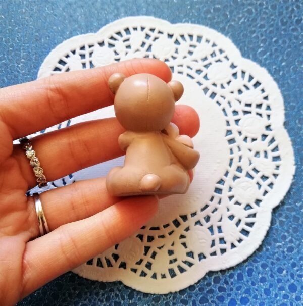 Stampo in silicone Orsetto 3D con cuoricino, per creazioni in resina, fimo, sapone e gesso - immagine 4