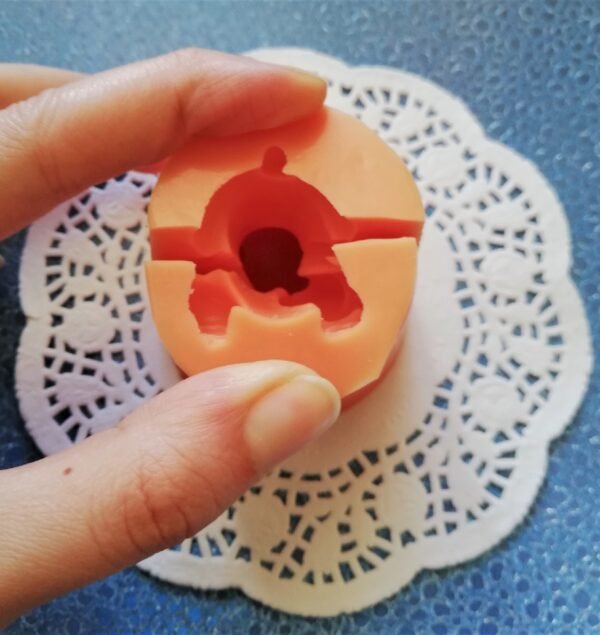 Stampo in silicone Orsetto 3D con cuoricino, per creazioni in resina, fimo, sapone e gesso - immagine 7